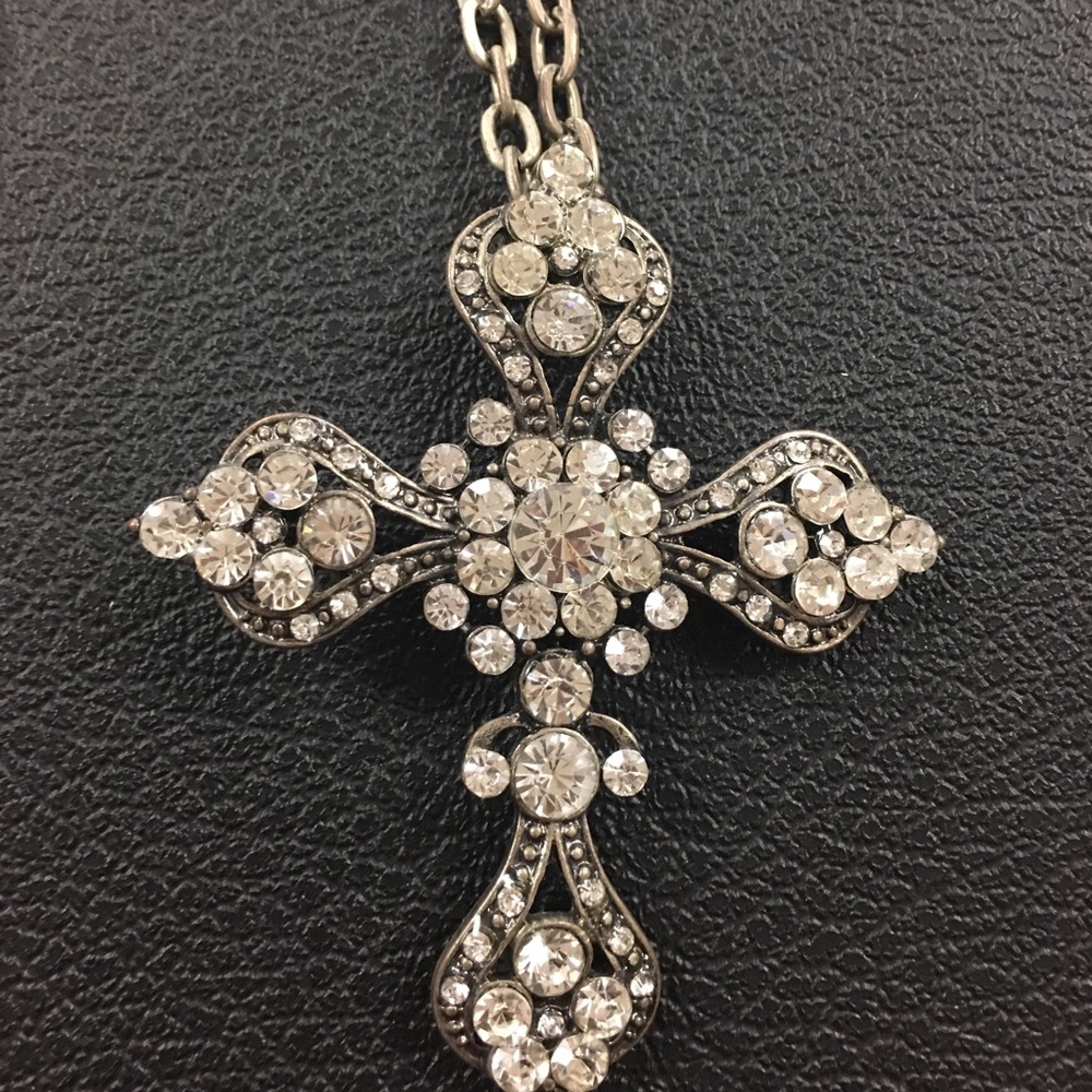 Silver chain with rhinestone cross